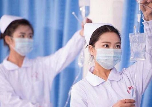初中毕业女生学护理和学期教育哪个更好？