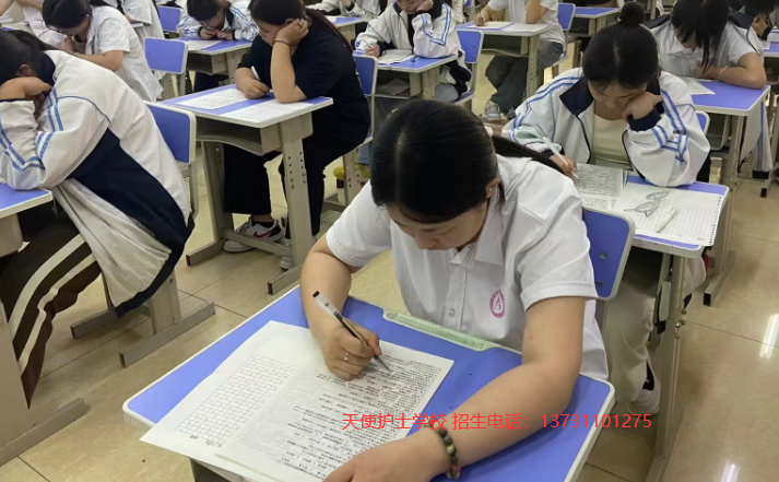 石家庄天使护士学校期末考生摸底考试中